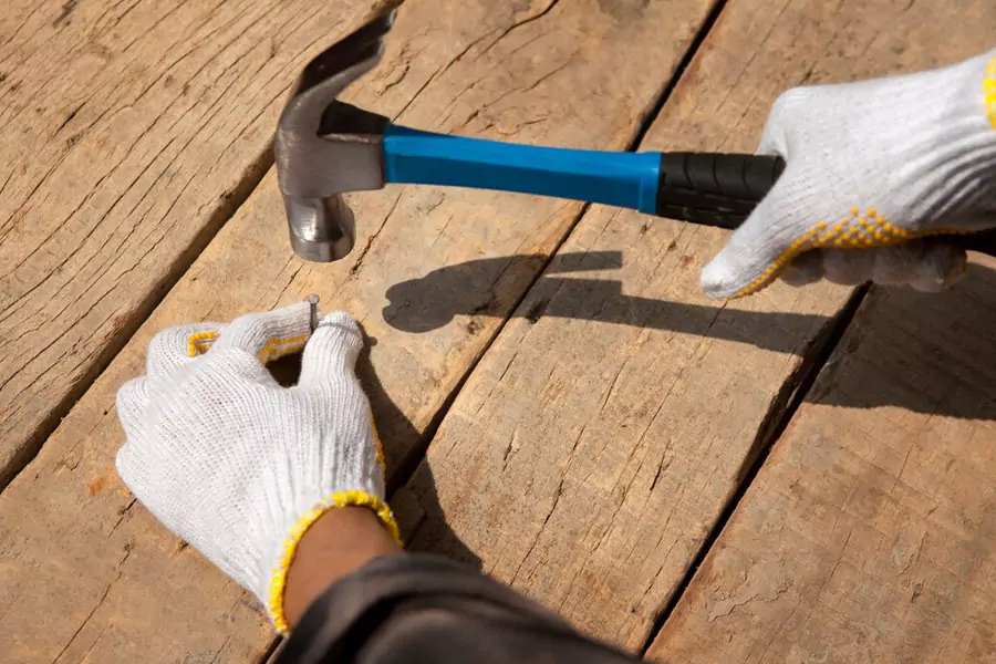 deck repair contractor