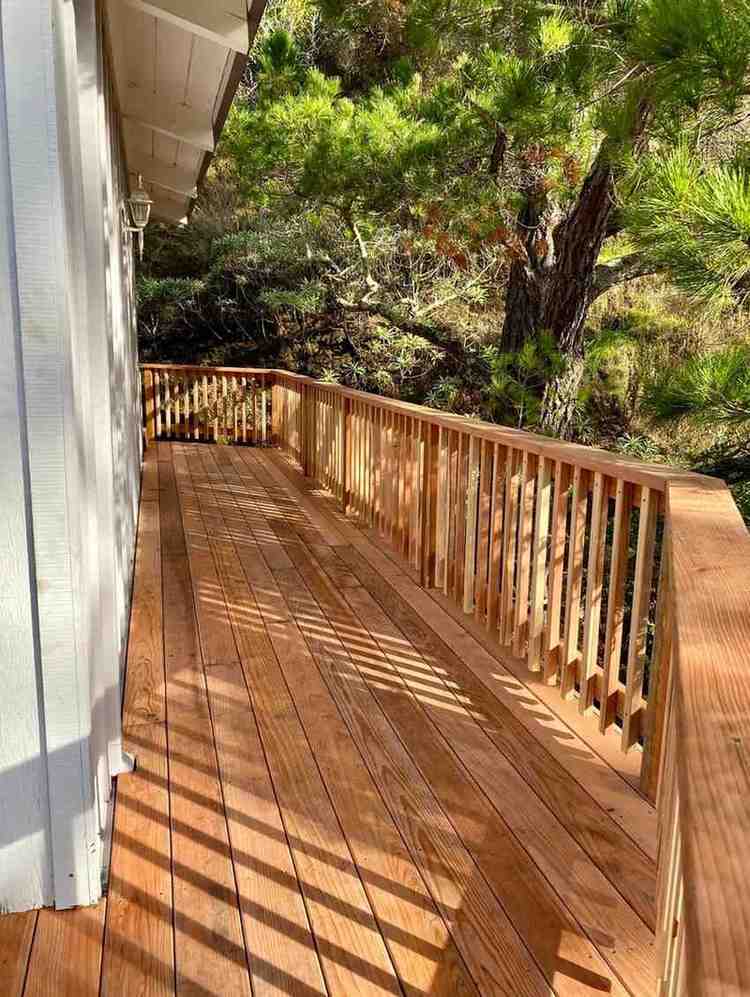 balcony deck repair contractor